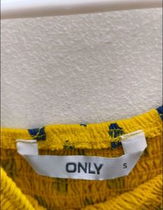 ONLY Branded Top