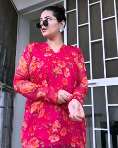 Kurta With Lots Of Tussels