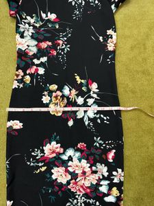 Woman fit and Flare black dress