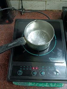 Used Crompton Induction Cooktop in excellent condi