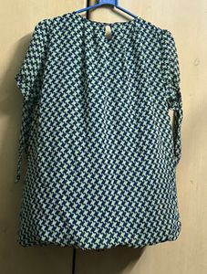Houndstooth Print Top