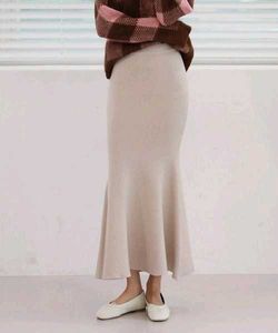 Elegant Beige Knit Mermaid Skirt