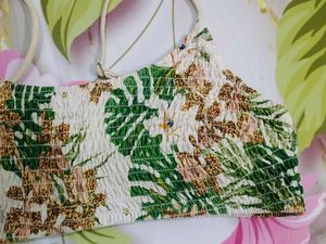 (1200)Floral Smocked Crop Top