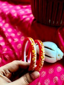 Beautiful Sankha Pola Type Red White Bangles
