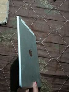 ipad  A1567 - absolutely perfect condition