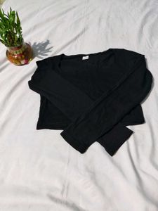 Black Full Sleeve Crop Top In S(Size)