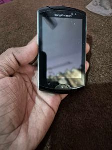 sony Ericsson WT19i walkman phone