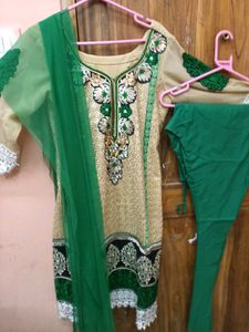 GentlyUsed Elegant Cream&amp;GreenEmbroidered KurtaSe