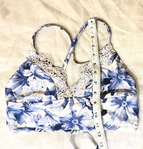 Beautiful Floral Lace-Trim Bralette