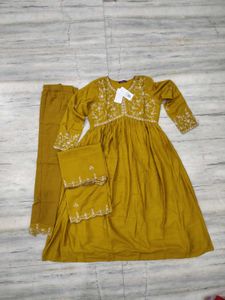 Elegant Embroidered Kurta Pant Set