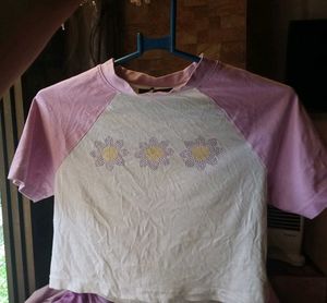 Daisy Graphic Tee
