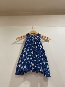 Sleevless Crop Top With Different Cuts