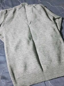 Vintage Gray V-Neck Knit Top