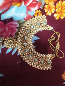 Elegant Pearl & Crystal Statement Necklace