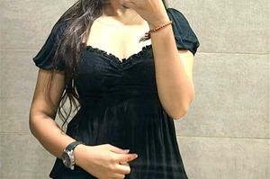 H &amp; M  Hot Deep Nack Black Top 🖤❤️‍🔥