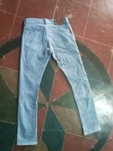 Light Wash Denim Jeans