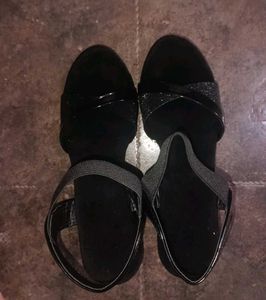 Free Delivery Women&#39;s Black Wedges