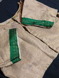 Back Hooks Lehengas Top