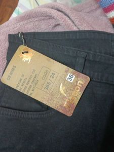 Premium 3/4th Denim Capri Jeans
