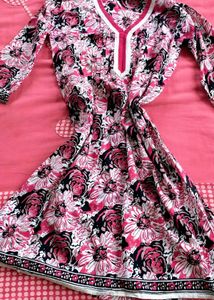 Floral Print V-Neck Kurti