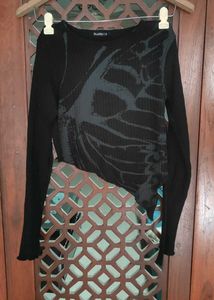 Black Graphic Long Sleeve Top