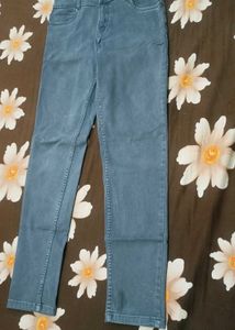 Highly Stretchable Skinny Jeans For Women