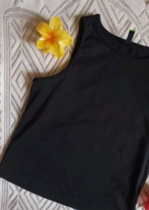 Black Tank Top 🦋