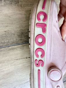 Crocs Kids Pink Bayasand Solid Croc