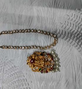 Elegant Gold-toned Hair Brooch