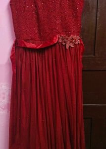 Sleeveless Party Wear Gown
