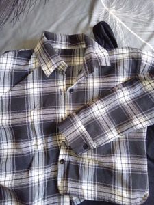 cropped shirt with tank top