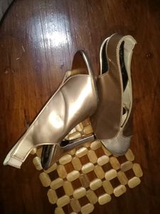 Elegant Heels Golden Brown