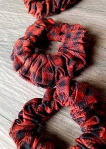 Pinterest Red Plaid Scrunchies (Set of 5)