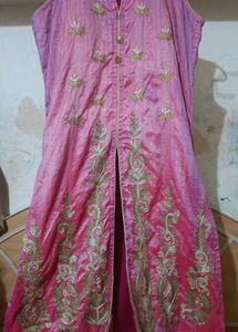 Open Type designer Kurta With Unstitched Sleeves