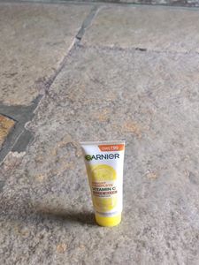 Garnier Vitamin C Face Wash