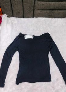 💙🆕 BRAND New Navy Boat Neck Long Sleeve Top🆕💙