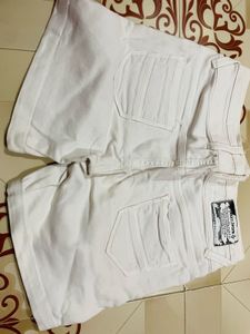 White Skinny Fit Shorts