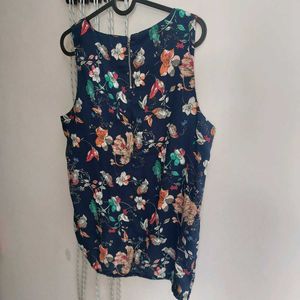 sleevesless blue top