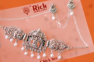 Silver Tone Necklace