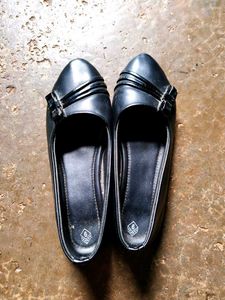 Black Pointed Toe Flats