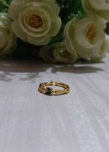 Leafy Design Ring