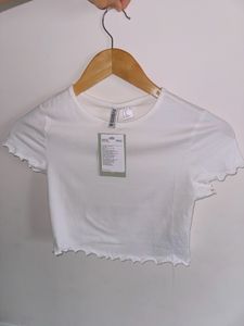 H&m White Cropped Tshirt🤍