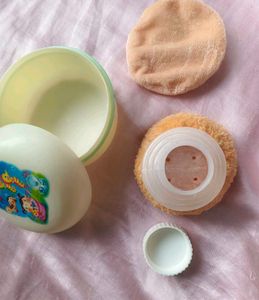 Vintage Compact Powder Puff Box