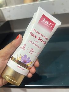 Tac face scrub