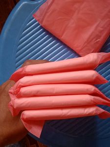5 Feminine Hygiene Pads