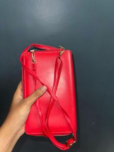 Chic Red Removable Sling Purse – Bold Beauty with