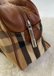 Auth Burberry House Check Pattern Shoulder Bag