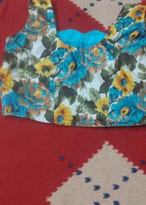 shrara with blouse and shrub