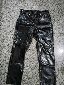 (988)Black Vinyl Pants