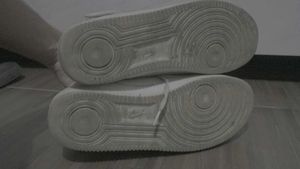Nike Sneakers | Aura 🔥| Small  DEFECT Repairable